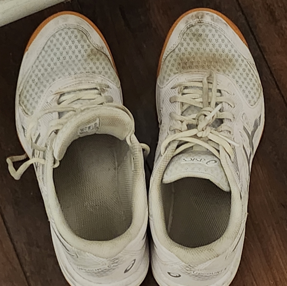 ASICS volleyball court shoes